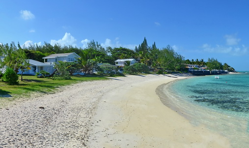 Santosha Beach Villas - Mauritius Guesthouse
